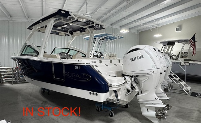 2026 Robalo R257 Biscayne Blue